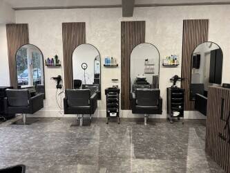 Busy Hair and Beauty salon for sale in Enfield London Photo 9