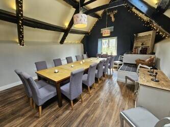 Immaculate & Extremely Profitable Devon Country Inn With 3/4 Letting Bedrooms & Owners Apartment