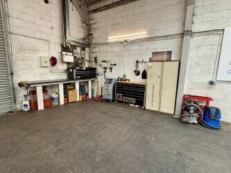 Independent Car Body Repair Centre Photo 9