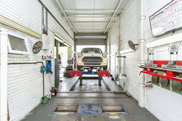 MOT And Vehicle Repair Business - Birkenhead Photo 9