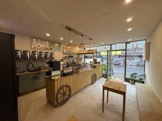 Excellent reputation Coffee & bubble tea & Banhmi Shop for sale in Spitalfields E1 London Photo 10