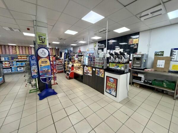 Modern Branded Keystore Convenience Store in Popular Central Scotland Location Photo 9