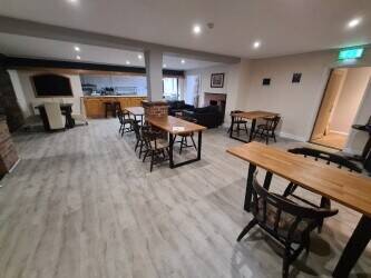 Substantial Free OF Tie Pub, Restaurant & Hotel with 12 Letting Rooms, 3 Bed Owners & Managers Flat Photo 9