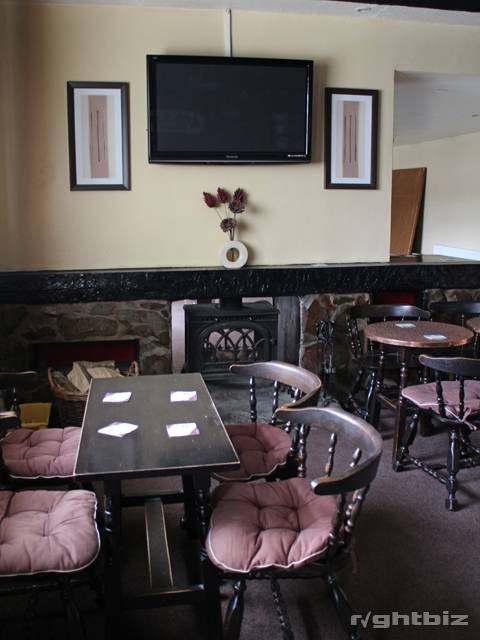 CARMARTHENSHIRE - SUBSTANTIAL WELL APPOINTED PUBLIC HOUSE & RESTAURANT Photo 5