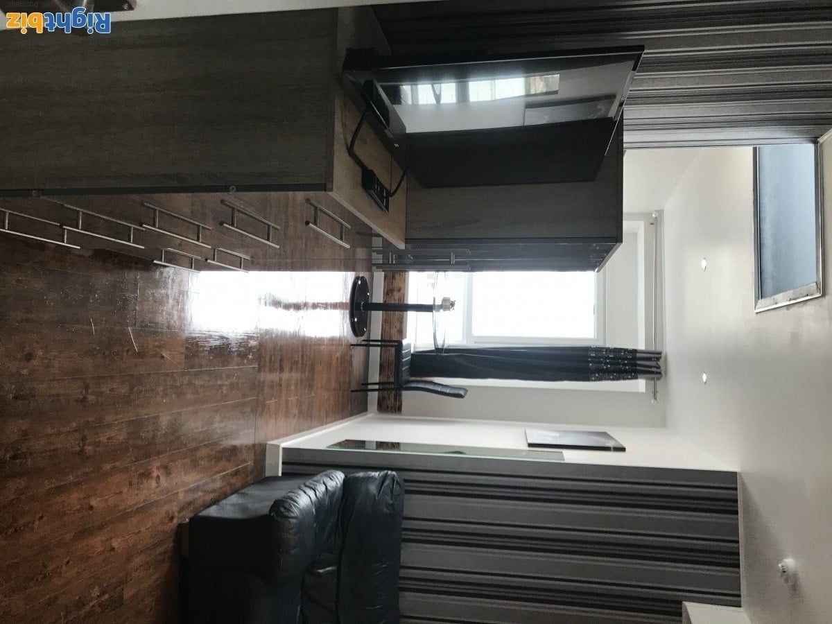 Town centre, multi purpose use with 6 self contained and 1 bedroom flat with sea view Photo 5