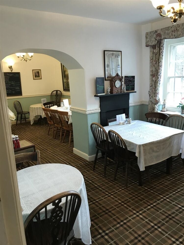 TRADITIONAL TEA ROOMS & COFFEE SHOP IN DERBYSHIRE TOWN CENTRE Photo 5
