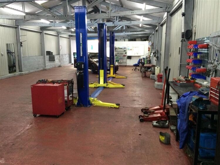 GENERAL AUTO REPAIRS CENTRE IN CARDIFF SUBURB Photo 5