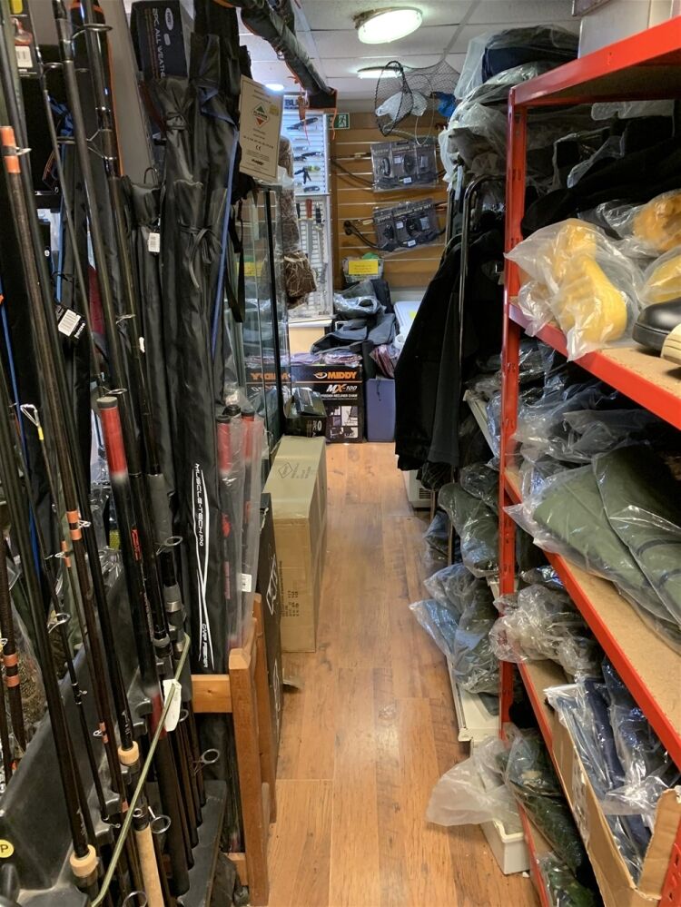 TOWN CENTRE RETAIL FISHING TACKLE & HUNTING EQUIPMENT EMPORIUM NEAR NEWPORT/GWENT Photo 5