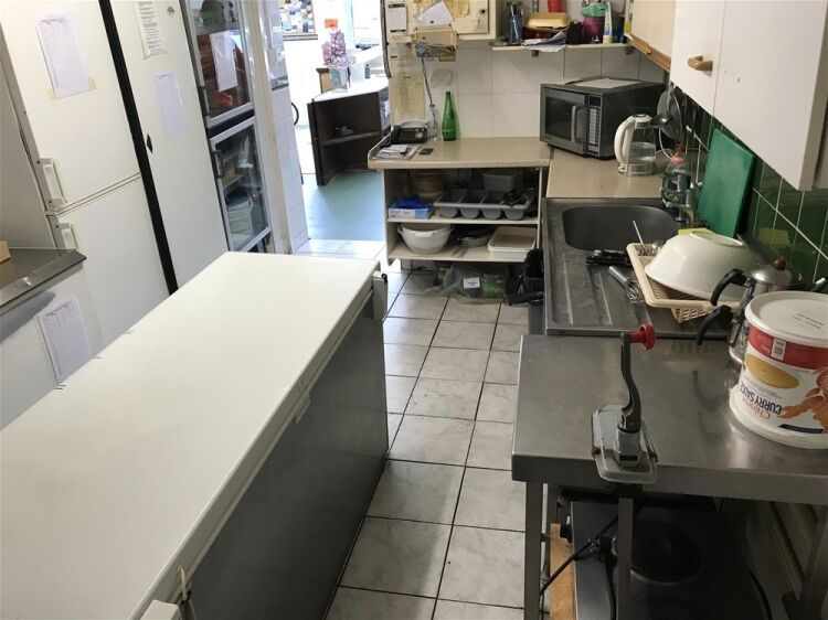TRADITIONAL FISH & CHIP & TAKEAWAY IN STREET TOWN CENTRE Photo 5