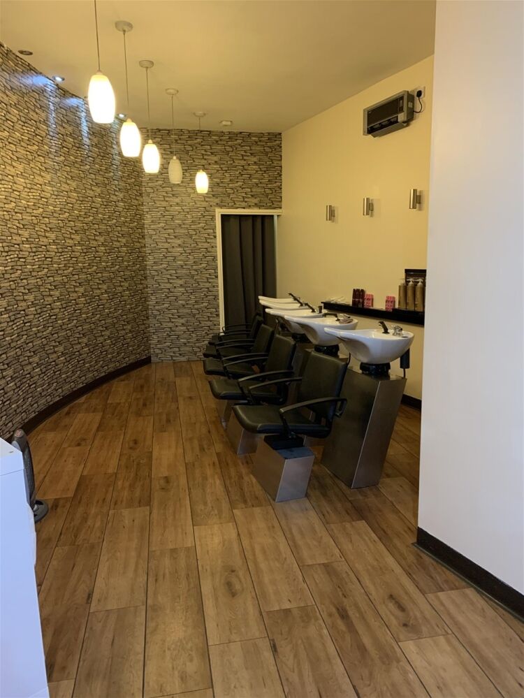 STYLISH HAIR & BEAUTY SALON IN CHESTERFIELD TOWN CENTRE