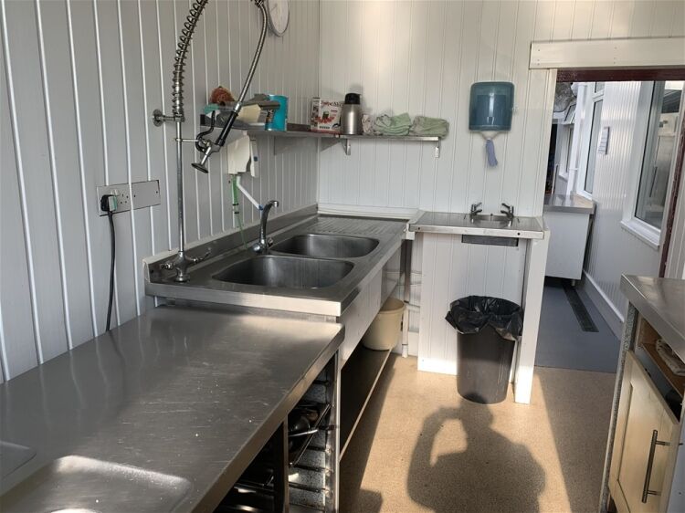 FREEHOLD OR LEASEHOLD BAGUETTE & SANDWICH TAKEAWAY & DELIVERIES WITH FAMILY HOME IN BARROW Photo 5