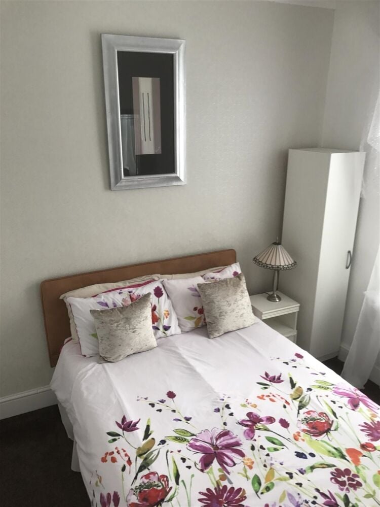 CHARMING 14-BED GUEST HOUSE WITH PRIVATE ACCOMMODATION IN SOUTH SHIELDS Photo 5