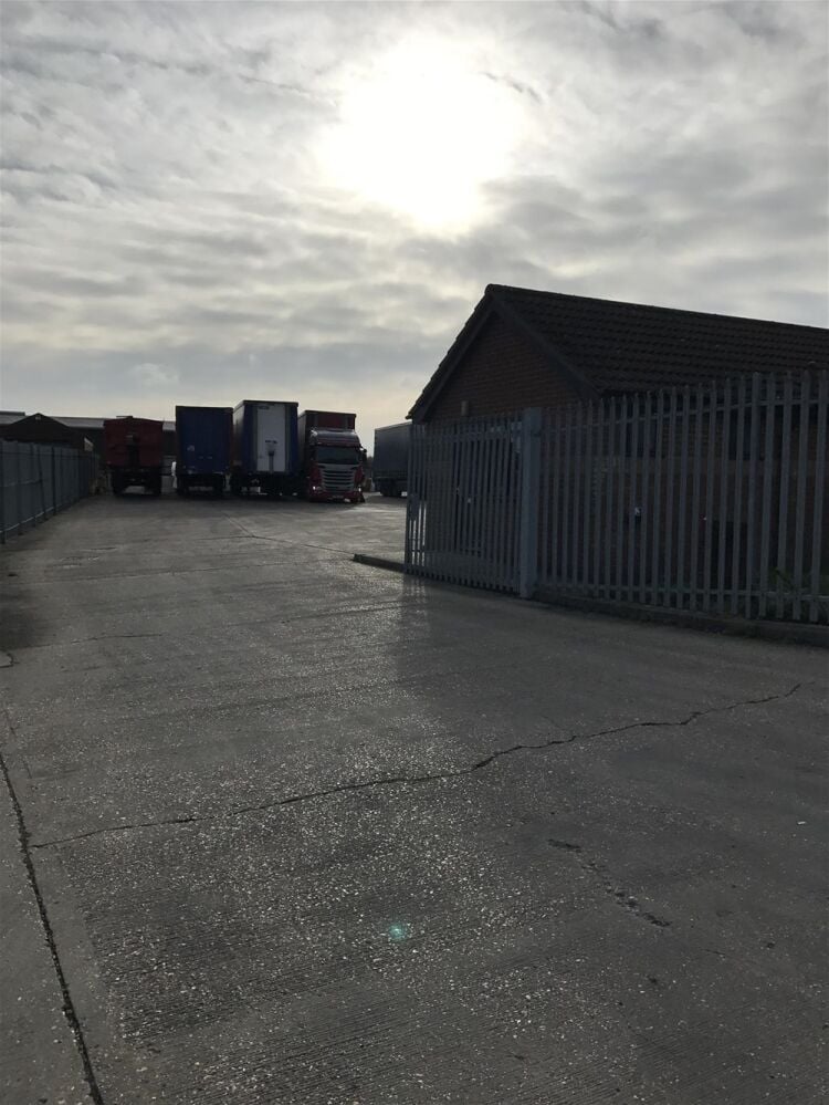 LONG ESTABLISHED FREEHOLD ROAD HAULAGE COMPANY IN LINCOLNSHIRE