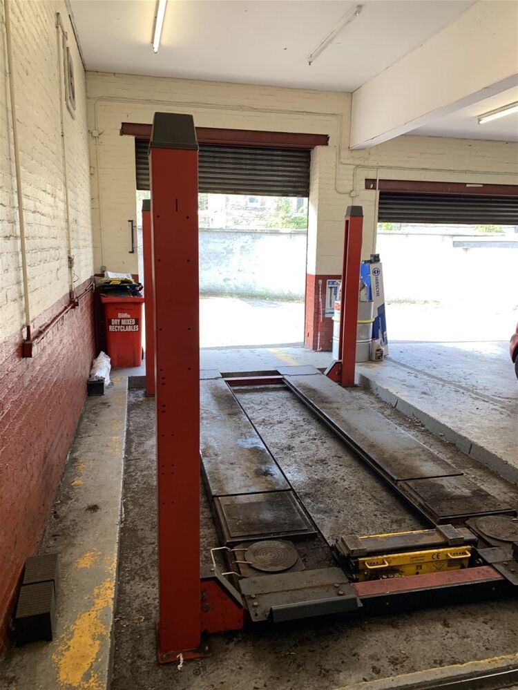 FREEHOLD MOT TESTING & REPAIRS CENTRE IN EDINBURGH Photo 5