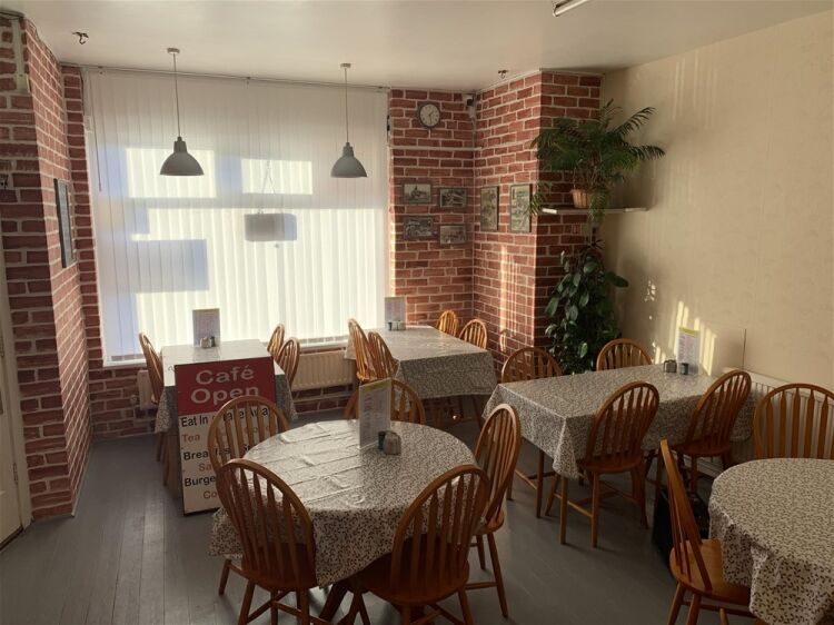 POPULAR CAFE WITH DELIVERIES NEAR BLACKPOOL SEAFRONT Photo 5
