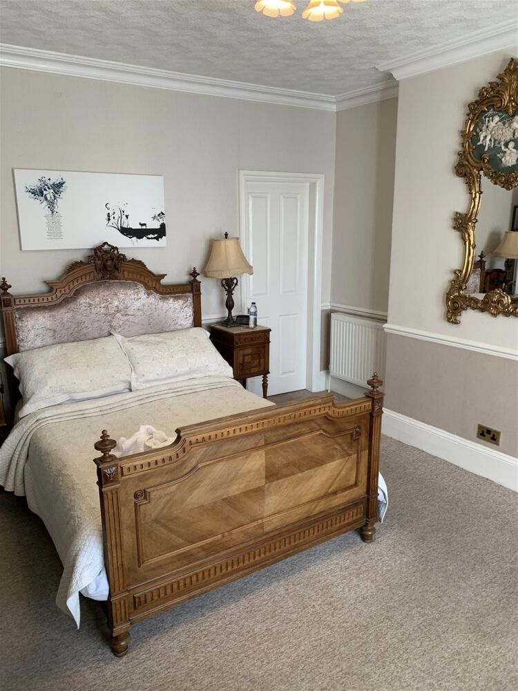 STUNNING FREEHOLD BED & BREAKFAST GUEST HOUSE IN STRATFORD UPON AVON