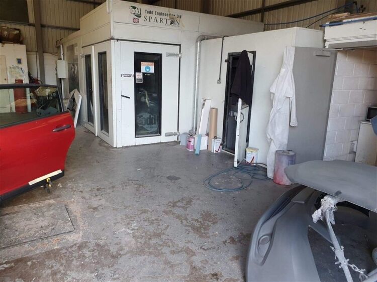 AUTO BODY REPAIRS & PAINT RESTORATION CENTRE NEAR EDINBURGH