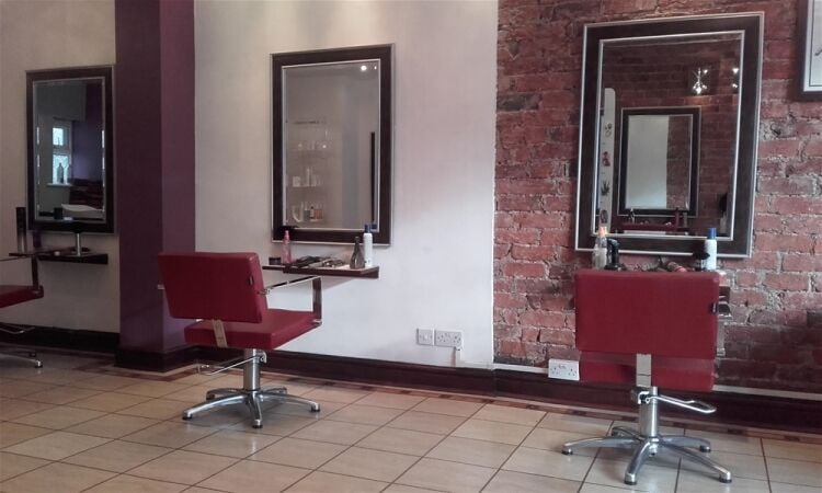 STYLISH UNISEX HAIR SALON ON GOLBORNE HIGH STREET