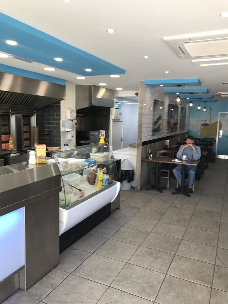 STUNNING FISH & CHIP RESTAURANT & FASTFOOD TAKEAWAY ON ALFRETON HIGH STREET