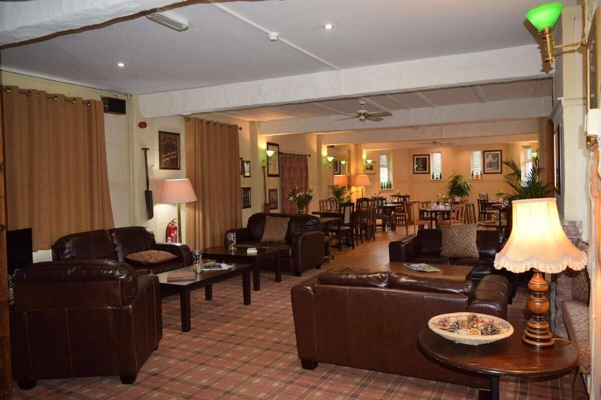 MONMOUTHSHIRE - RIVERSIDE VILLAGE HOTEL, EXCEPTIONAL INN OF ARCHITECTURAL APPEAL Photo 5