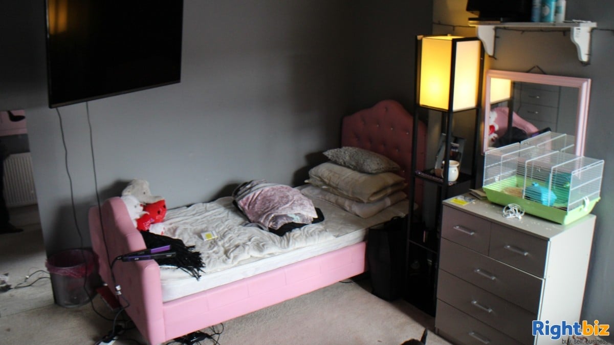 WIRRAL - MIXED USE PROPERTY IN DESIRABLE TOWN OF HOYLAKE Photo 5