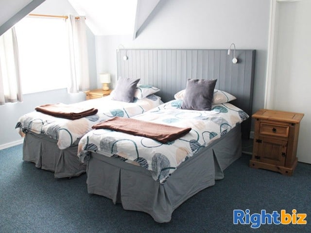 PEMBROKESHIRE - VILLAGE PUB WITH BED & BREAKFAST
