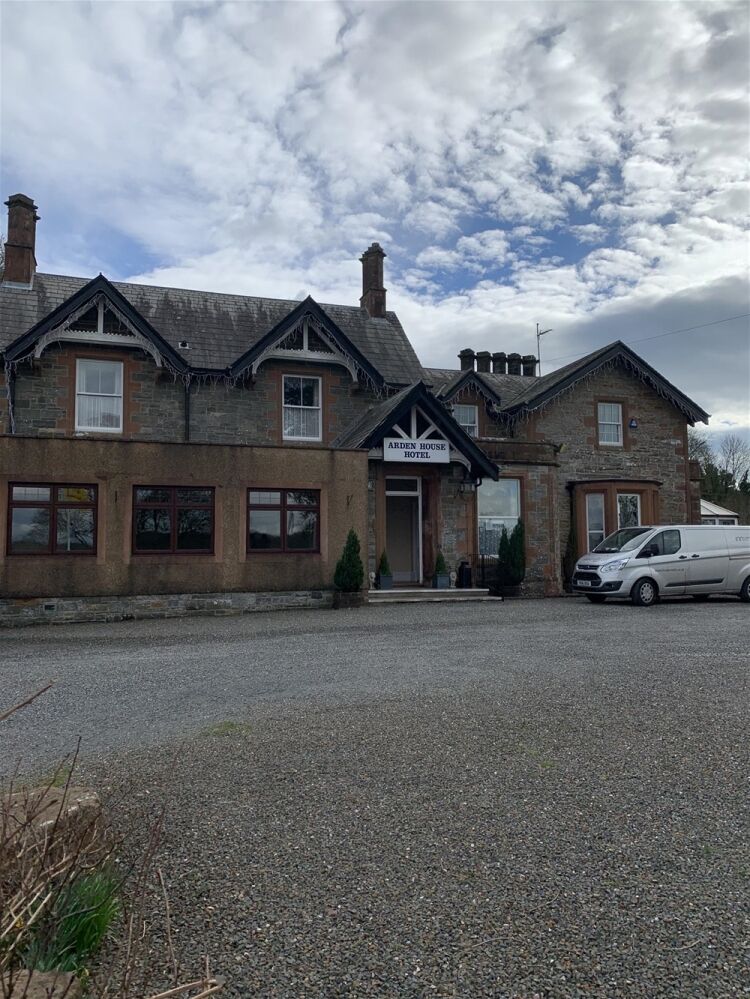 FREEHOLD LICENSED HOTEL/RESTAURANT & FUNCTION VENUE IN 4.5 ACRES NEAR KIRKCUDBRIGHT