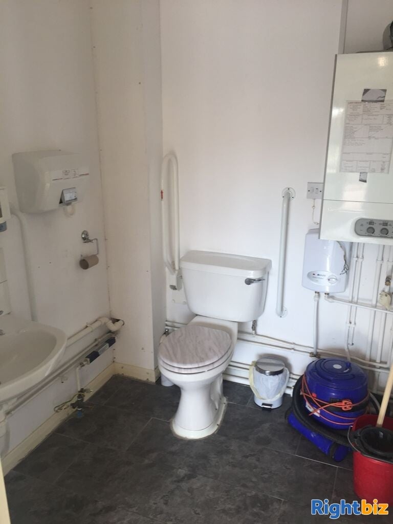 Freehold or leasehold Licensed Cafe/Restaurant Takeaway For Sale Photo 5