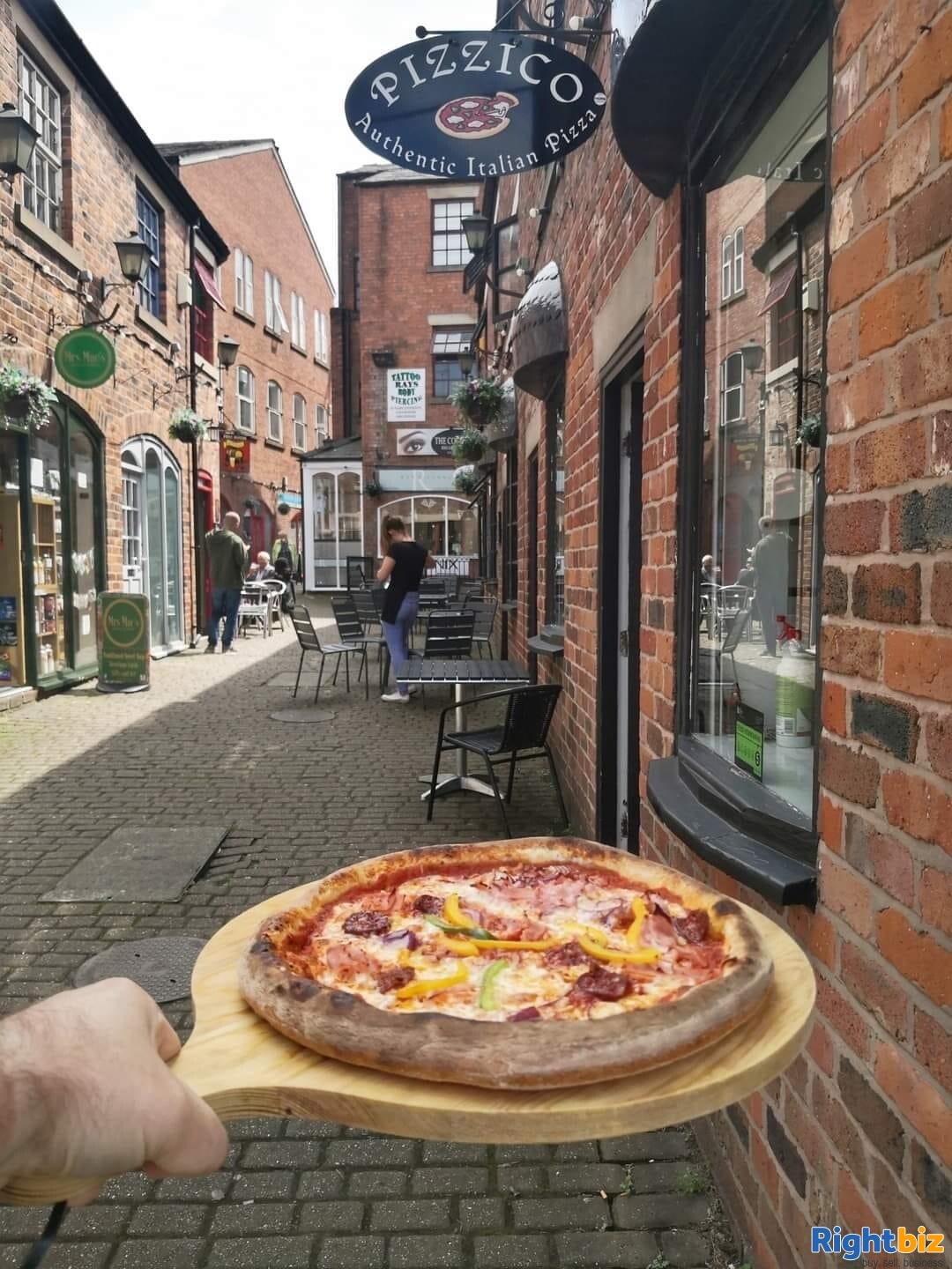 Coffee bar Restaurant, authentic Italian pizzas business for sale.