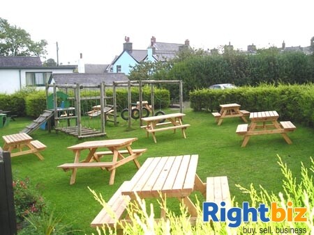 CEREDIGION - COASTAL VILLAGE PUBLIC HOUSE & RESTAURANT SURROUNDED BY A LARGE NUMBER OF HOLIDAY PARKS Photo 5