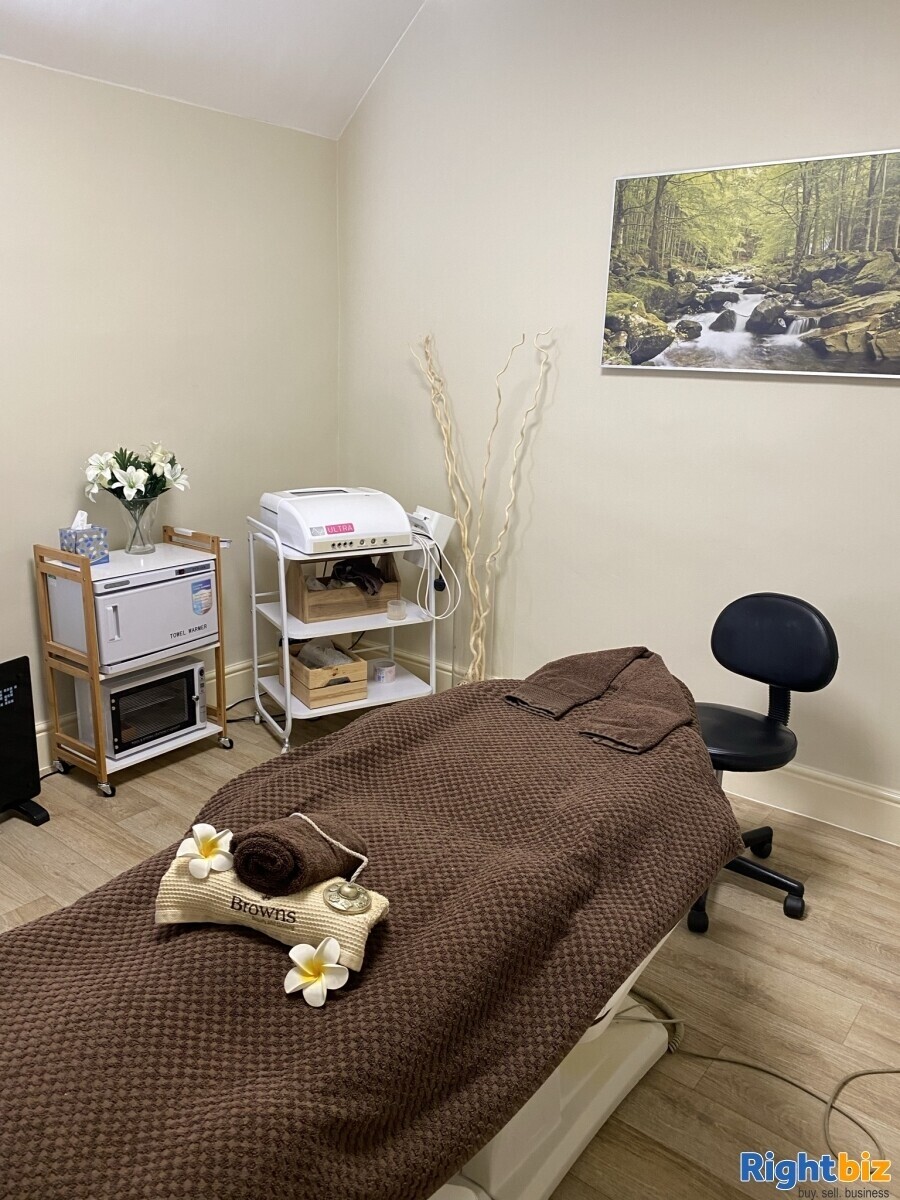Leasehold Beauty and Tanning Salon for Sale Photo 5