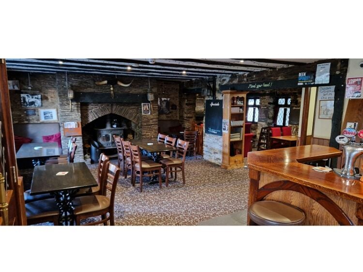 Popular Bistro with Living Accommodation For Sale