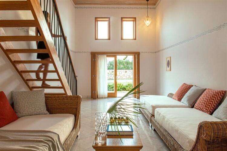 LONG-ESTABLISHED AND REPUTABLE LETTINGS  AGENCY SPECIALISING IN MAISONETTES  DEVON OPERATING ACROSS THE MIDLANDS
