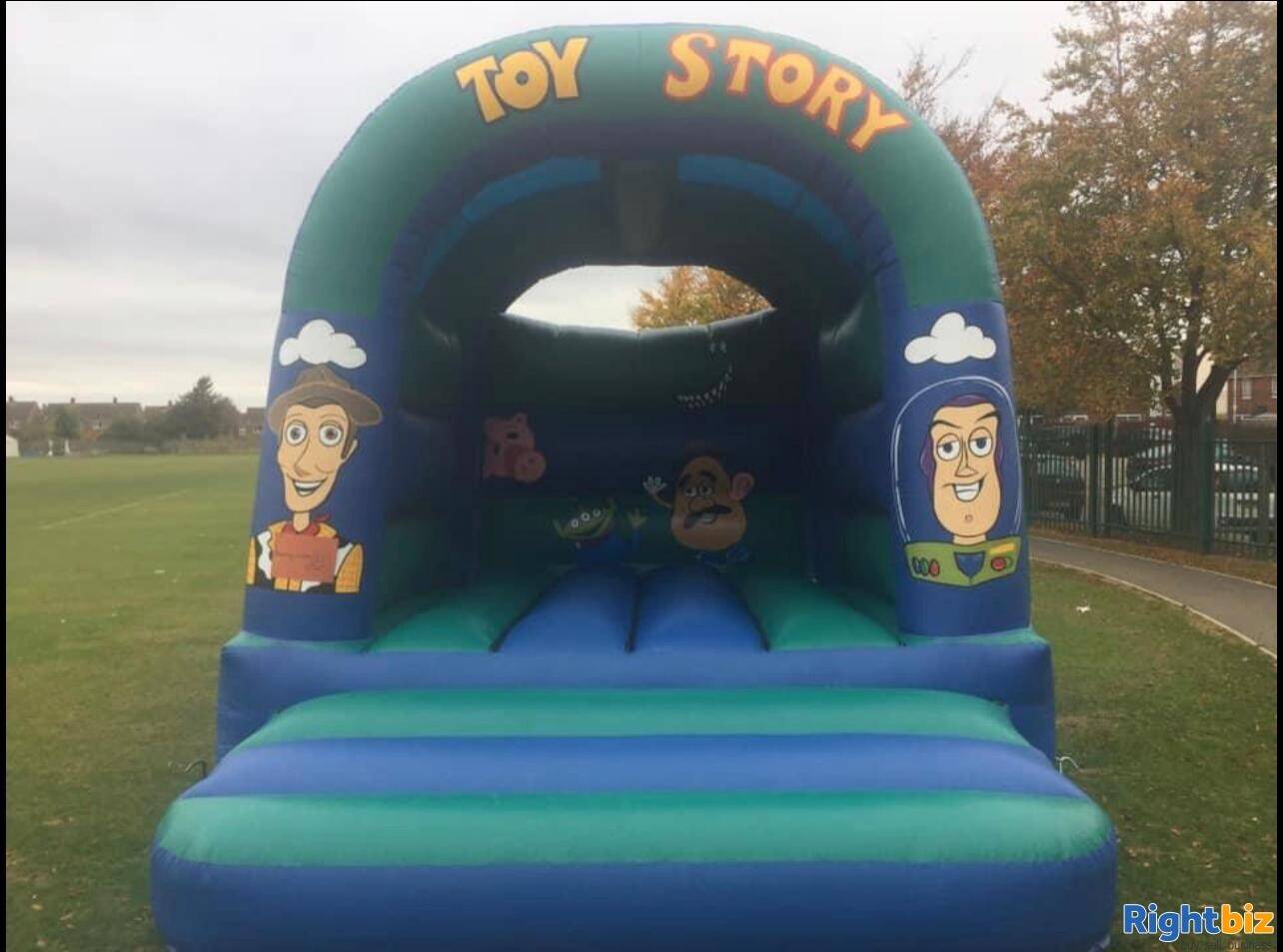 Relocatable Bouncy Castle business for sale in Leigh on Sea Photo 5