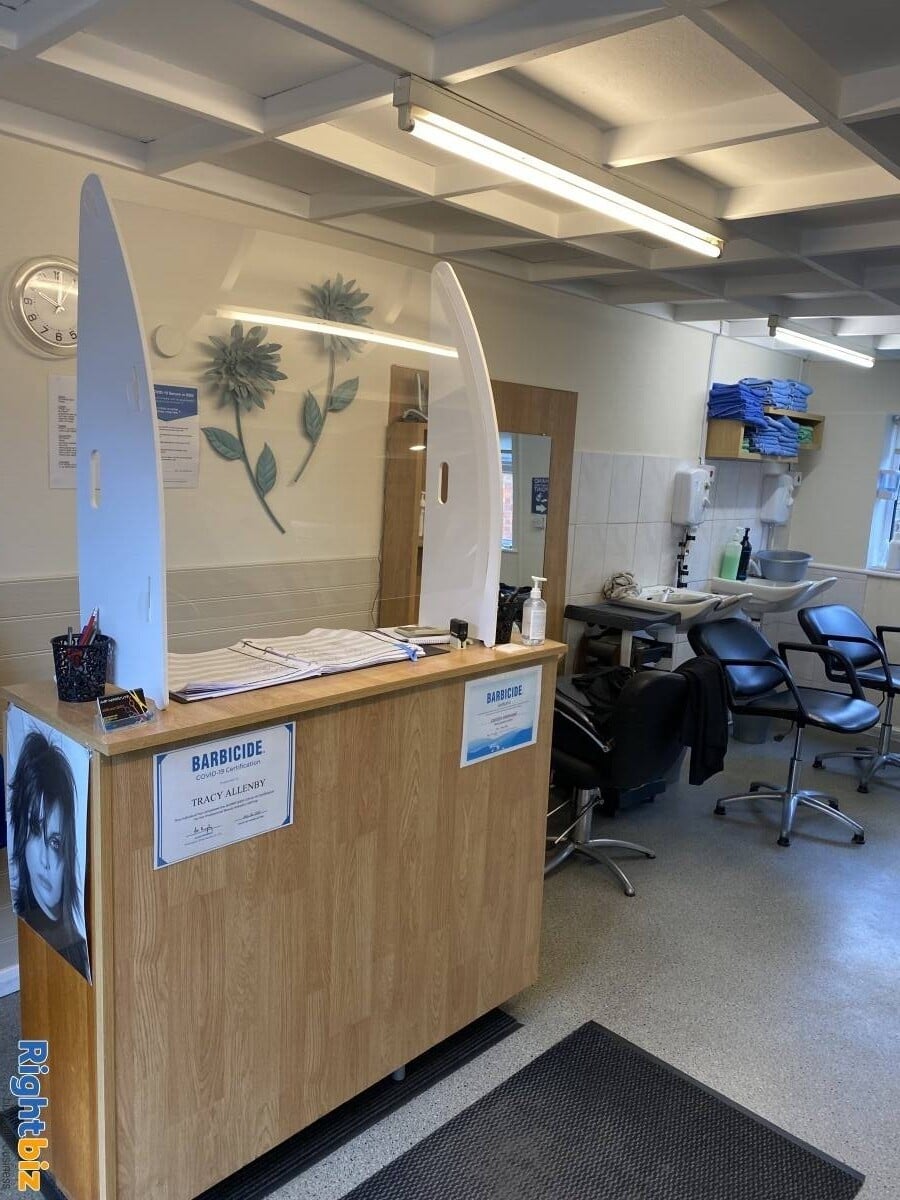 Long running village salon with potential Photo 5