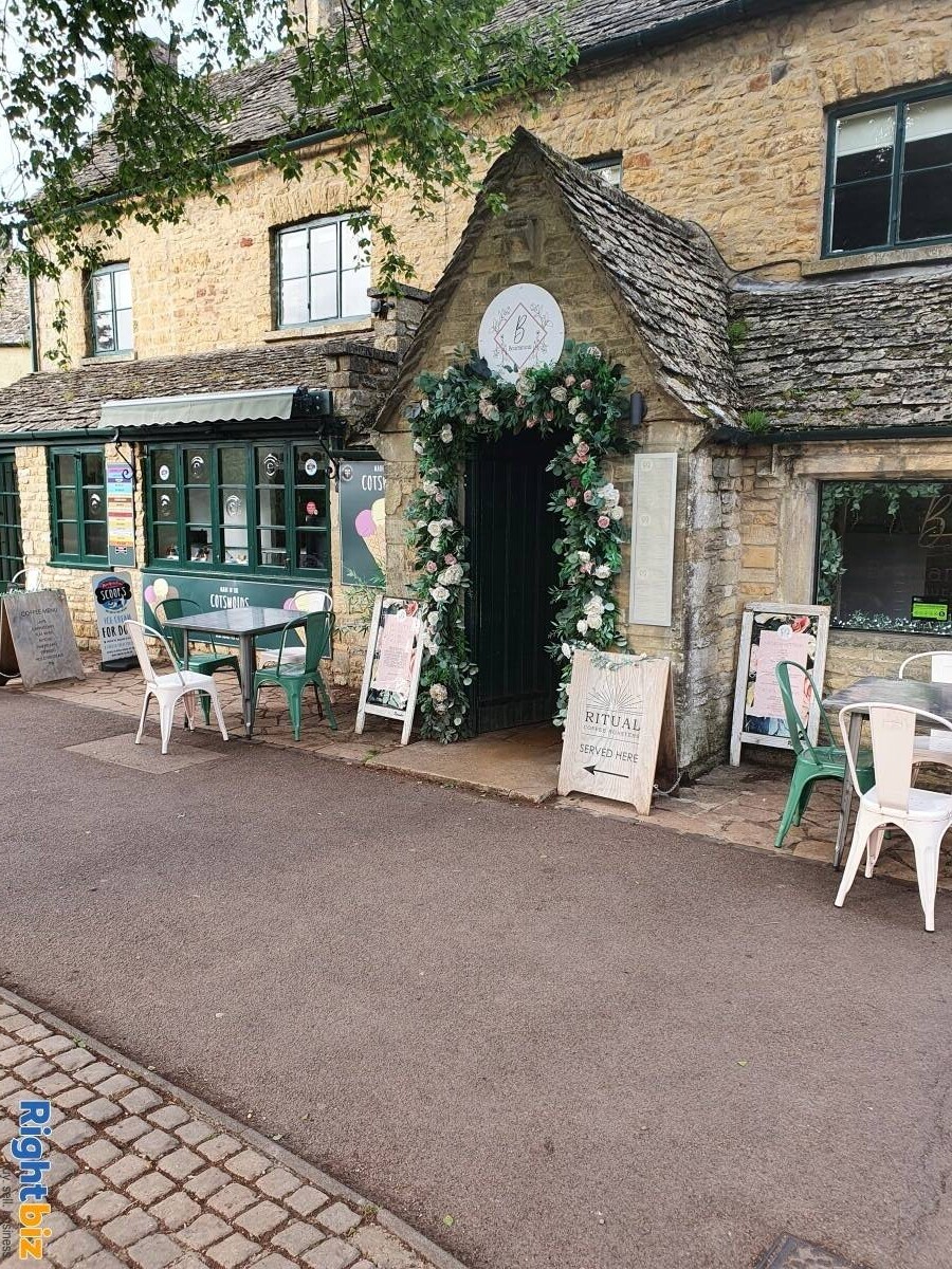 Bourton on the water prime riverside location newly refurbished restaurant