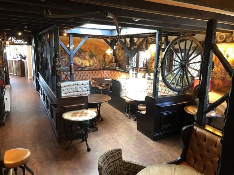 One of Cornwall’s Finest Country Inns, Restaurant & Hotel For Sale in Wadebridge