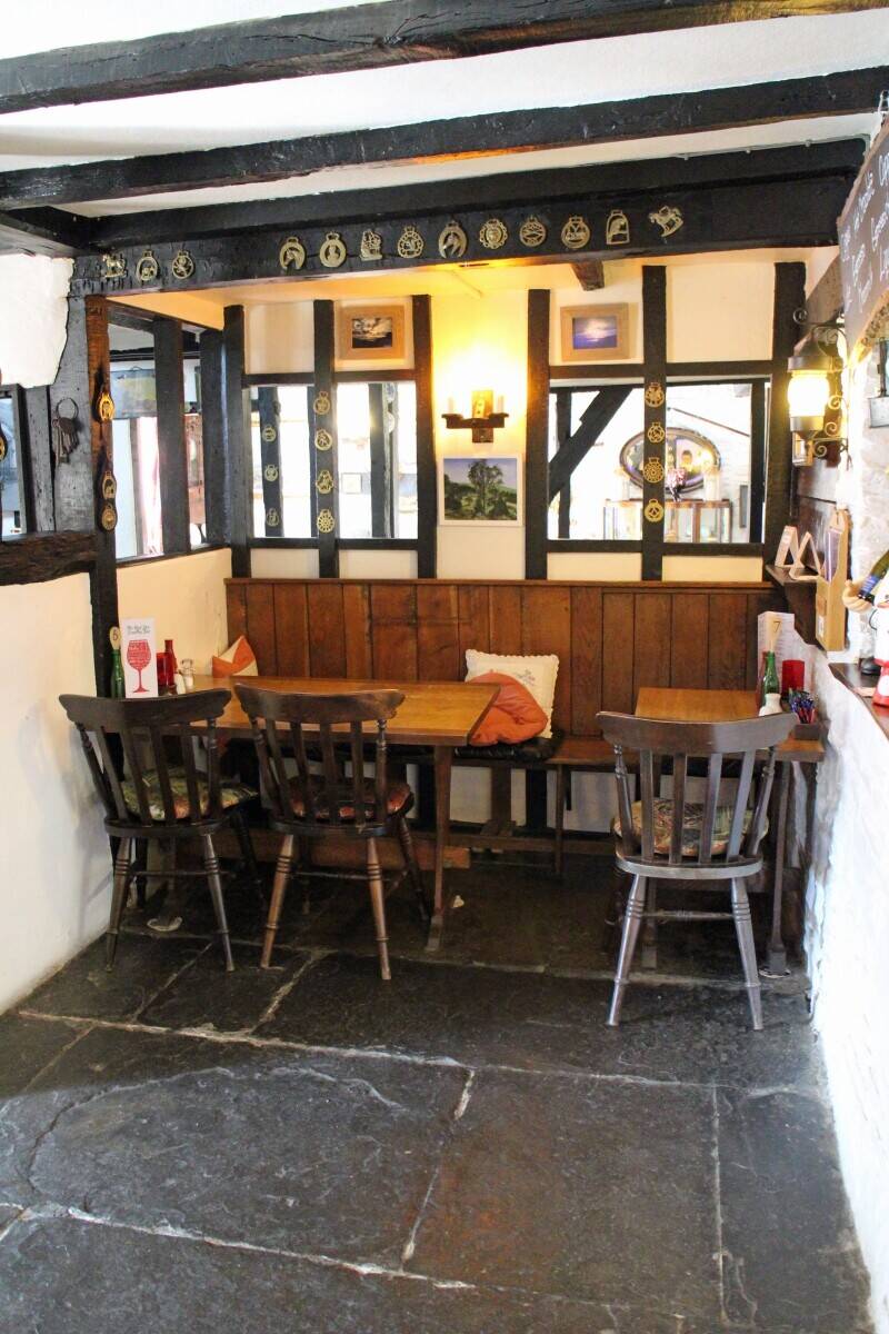 POWYS - 16TH CENTURY MAIN ROAD COUNTRY INN Photo 5