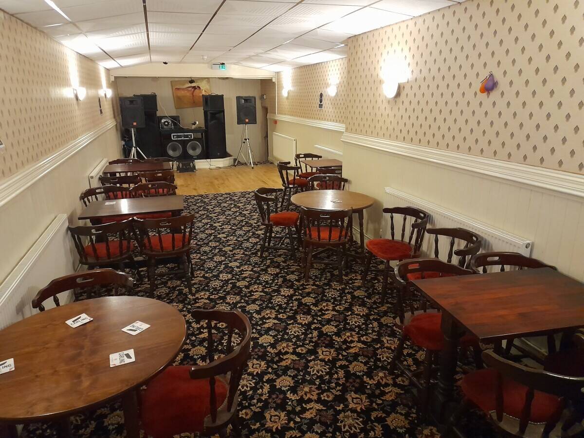 GWENT - Substantial and well appointed public house with letting rooms in Heads of Valley town