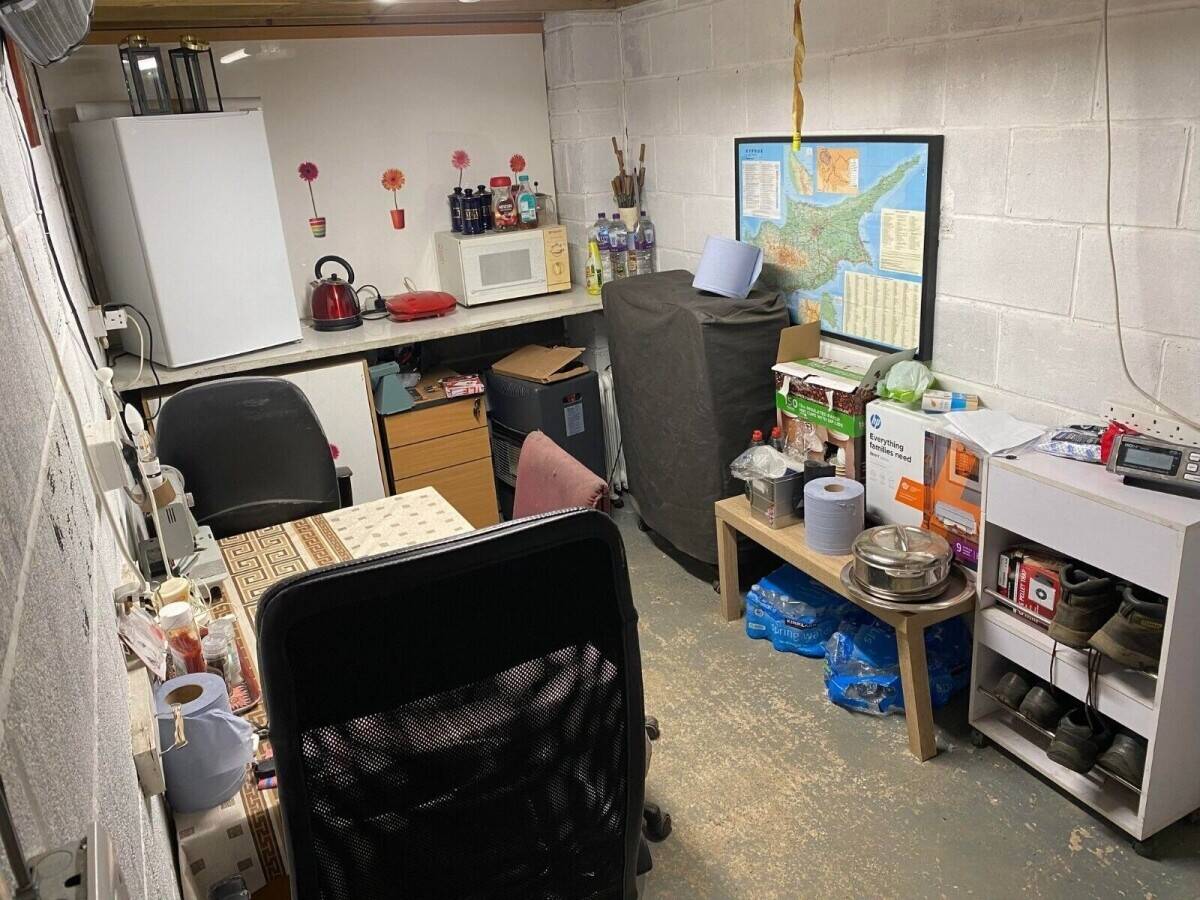 FOR SALE CAR PARTS BUSINESS IN LONDON! Photo 5