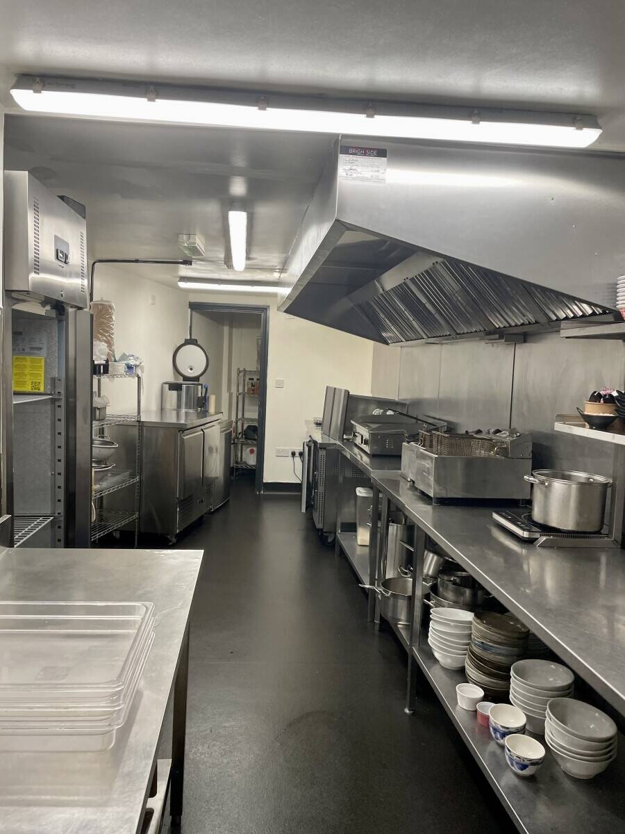 Leasehold Restaurant for Sale Photo 5