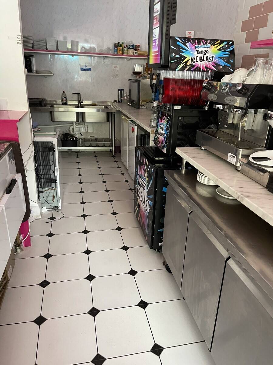Dessert shop and Ice cream parlour for sale