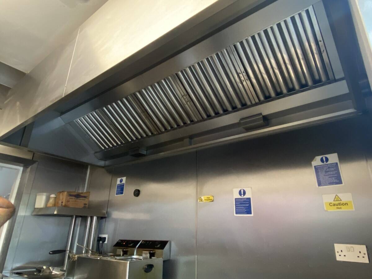 CHEAP QUICK SALE!! American Diner For Sale, Heart of Bury Photo 5