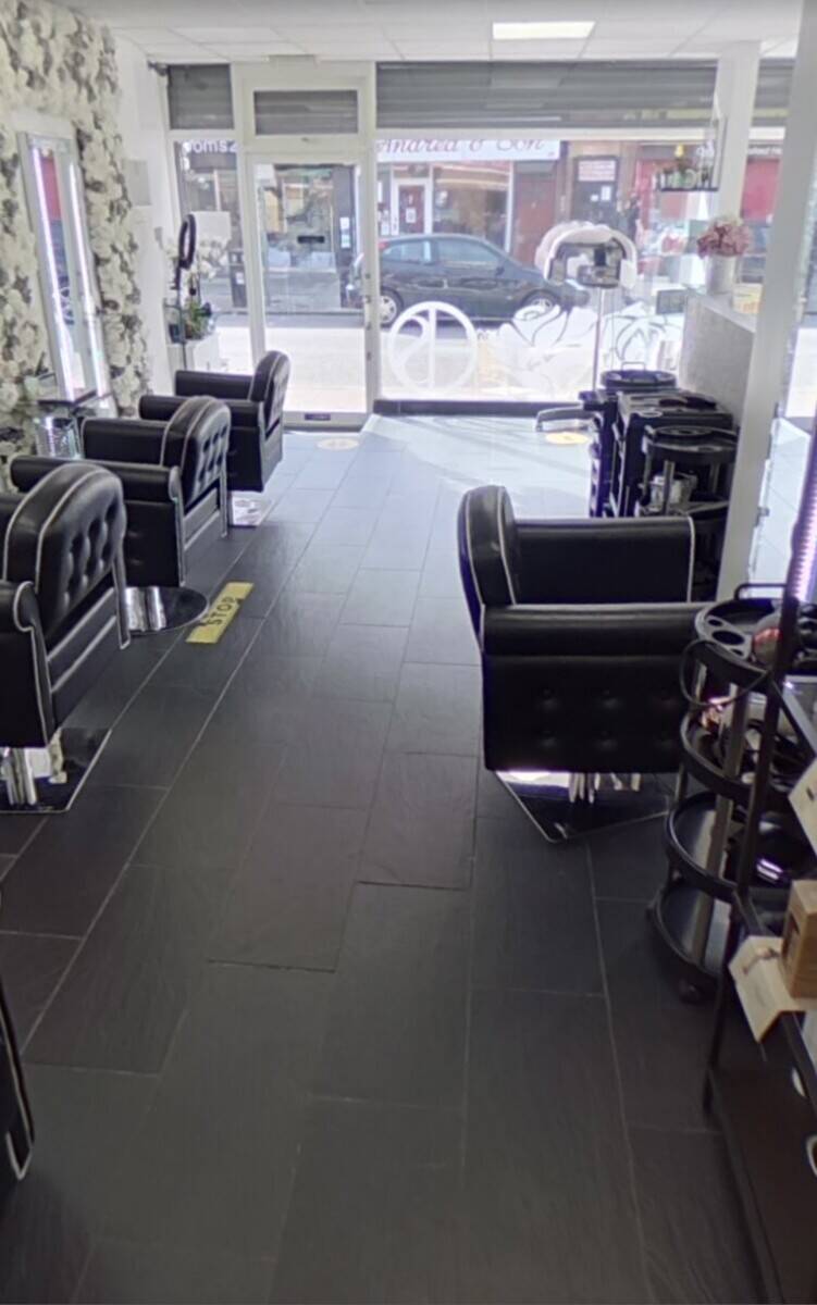 Beautiful Hair Salon for Sale in the Heart of Watford Photo 5