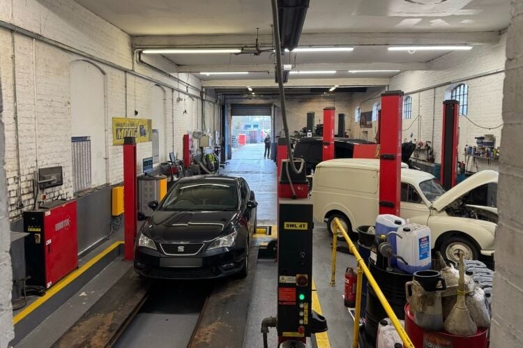 MOT, Repair & Bodyshop - Staffordshire Photo 5