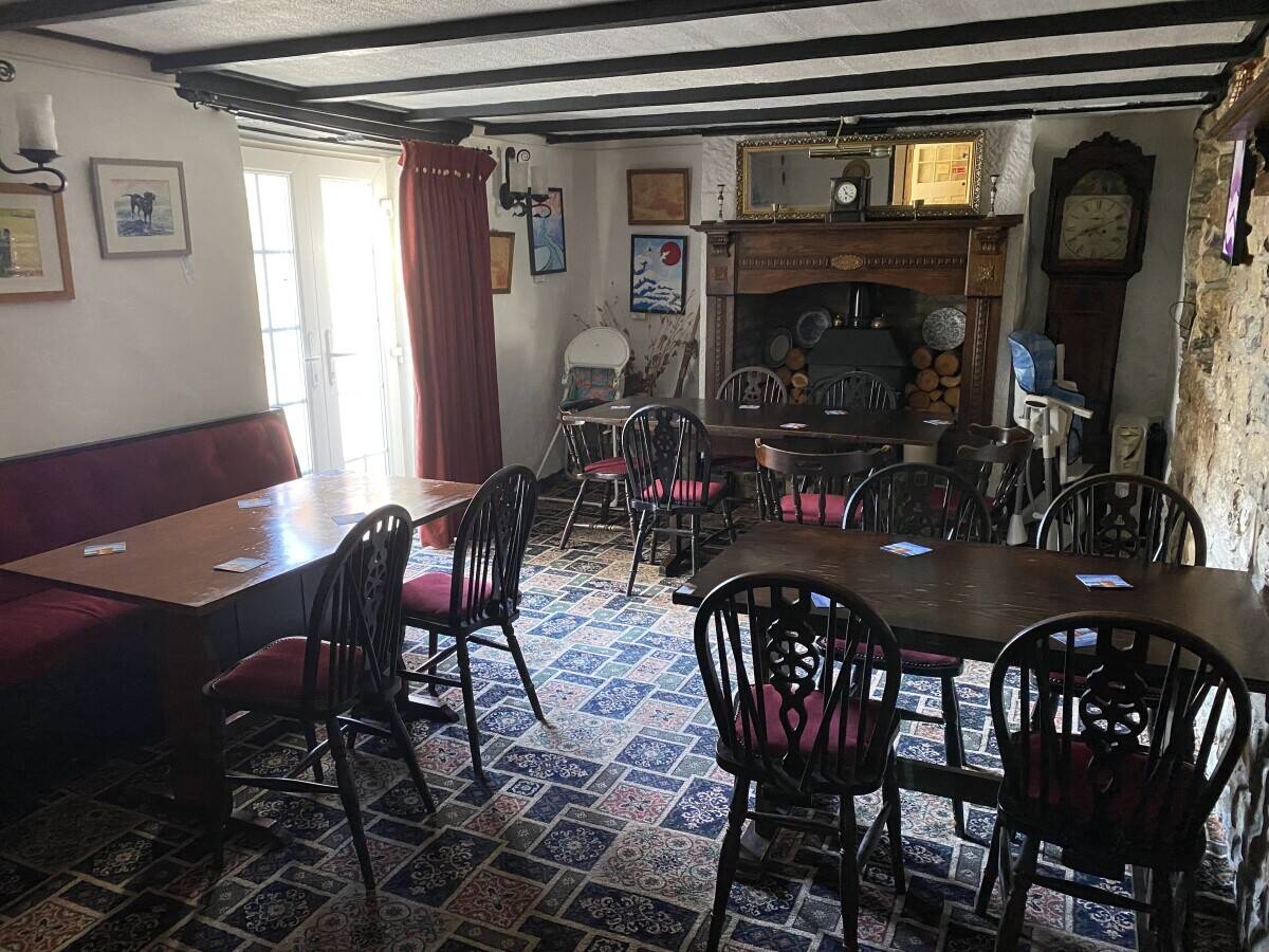 SOMERSET – TRADITIONAL COUNTRY VILLAGE PUBLIC HOUSE