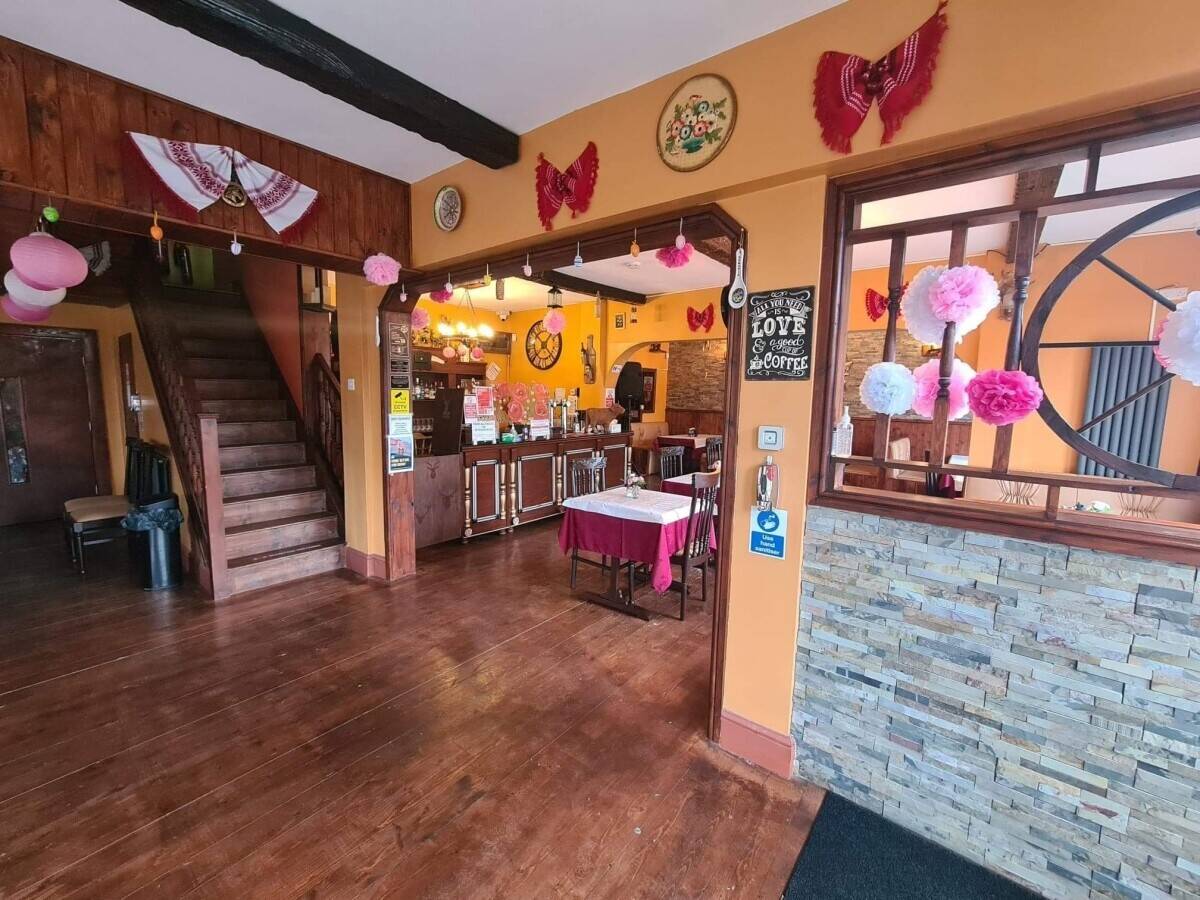 Urgent Sale of family restaurant and takeaway in Preston, Lancashire. Photo 5