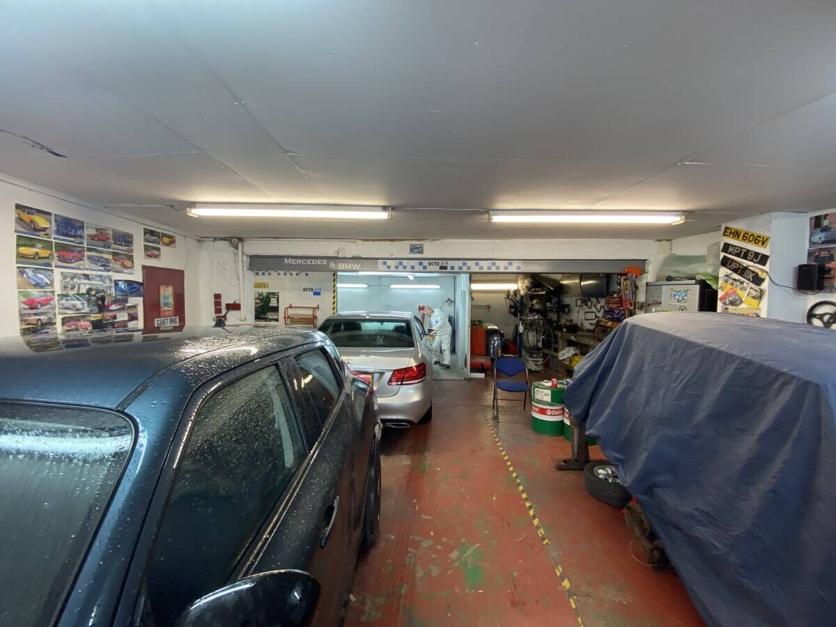 MOT, Service & Repair Garage (Freehold) in Middlesbrough Photo 5