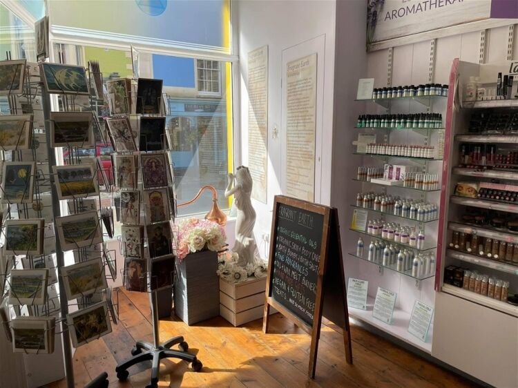 A RETAIL STORE SPECIALISING IN ORGANIC PRODUCTS