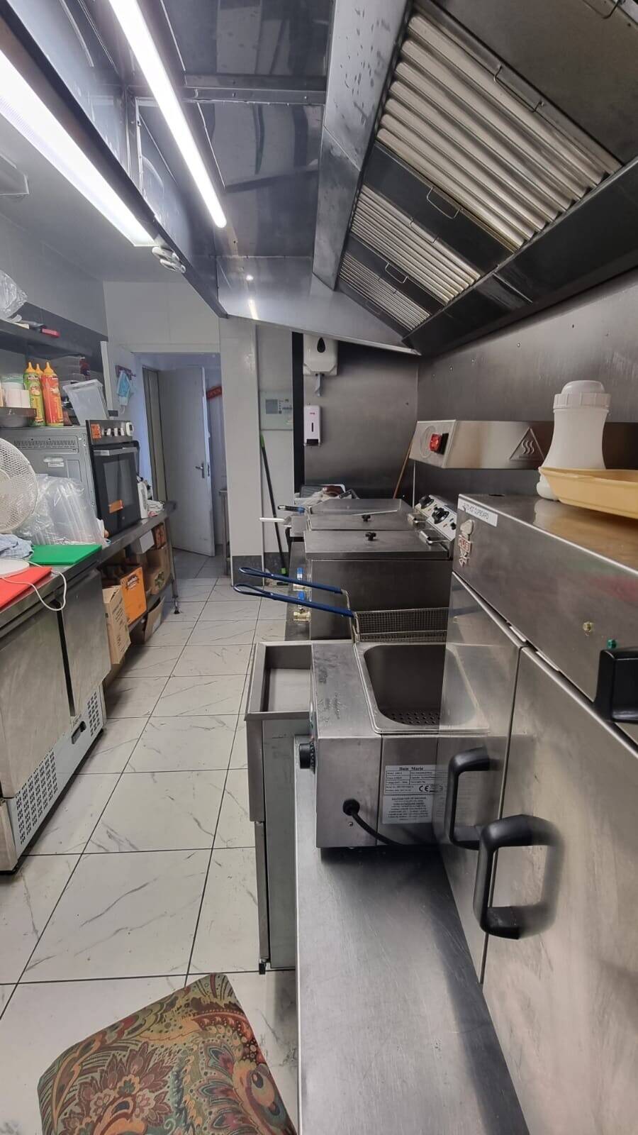 Takeaway & Burger shop eat in facility with two bedroom accommodation